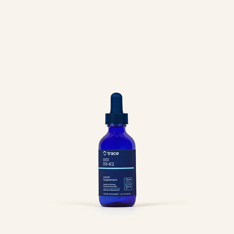 Trace Minerals vitamino D3+K2 pakuotė šviesiame fone